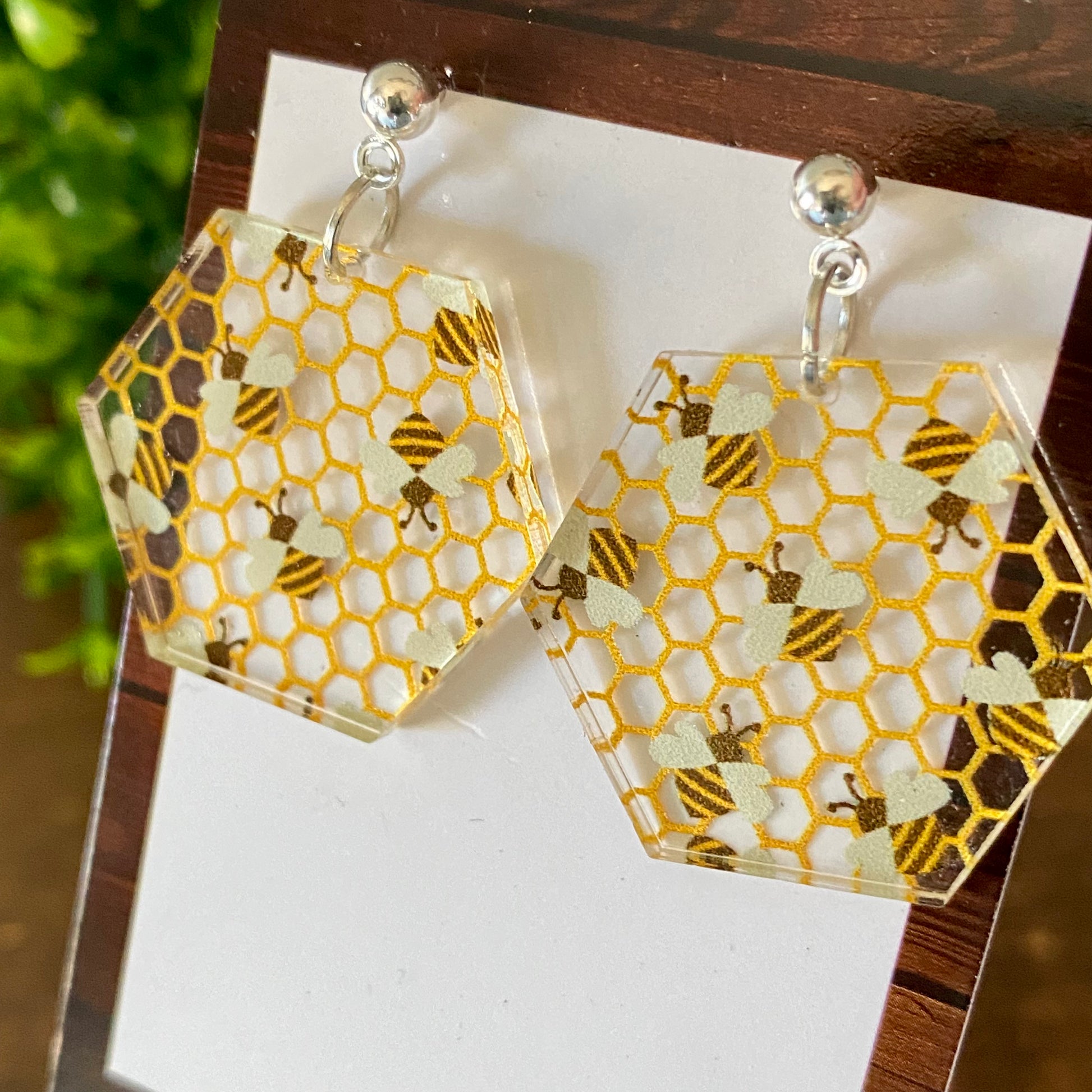 Bee earrings dangle sales
